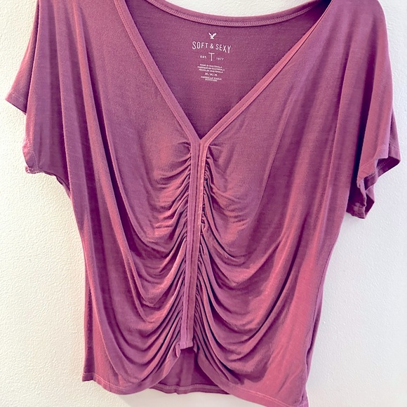 Brand: American Eagle
Soft and Sexy American Eagle shirt, ruched detailing - Picture 2 of 4